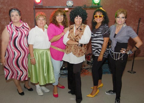 19082012 ACOMPAÃ±AN  a la festejada, Maru, Lily, Rosy, Lety y NoemÃ­.
