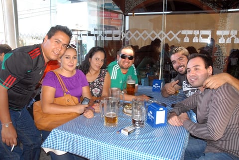 20082012 PEPE  Robles, Gisela HernÃ¡ndez, Estela Barraza, JosÃ© ZermeÃ±o, MartÃ­n Salinas y Carlos RamÃ­rez.