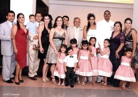 19082012 CUAUHTÃ©MOC,  Ivonne Valenzuela de Rangel, MoisÃ©s, Fernando, Ãngela Ãlvarez de Rangel, Susana GiacomÃ¡n de Rangel, AristÃ³teles, Fernando, Elena, AndrÃ© Joseph, Elena GutiÃ©rrez de Rangel y AmÃ©rica Rangel de Estrada y los niÃ±os Susana, Fernando, Roma, Helen, Natalia, Ãngela y Victoria.