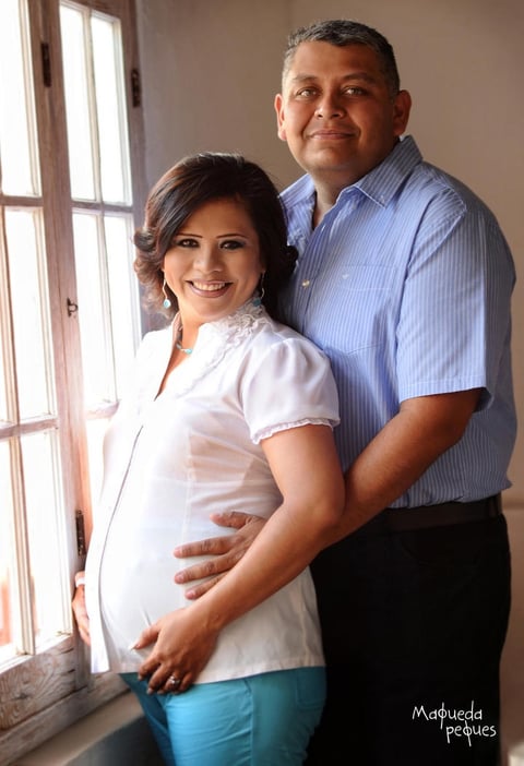 19082012 ERENDIDA  Escobar y Ã‰dgar JesÃºs MarÃ­n Flores, captados en fotografÃ­a de estudio.- Maqueda Peques