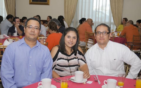 19082012 JOSé  Yáñez, Anny López y Ricardo Sánchez.