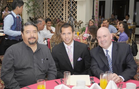 19082012 LUIS , Héctor y Rafael.