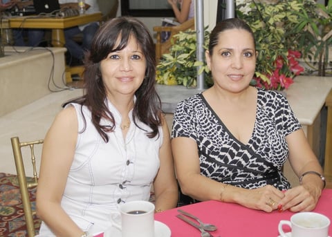 19082012 ROSA  María y Martha Alicia.