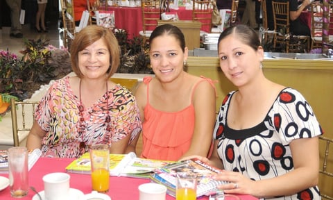 19082012 MARíA  Guadalupe Gallardo de Garza, Susana Garza de Del Bosque y Lorena Garza de Silerio.