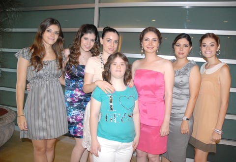 24082012 PAMELA  Villalobos, Natalia Villalobos, Cova de Ortiz y Lorena Villalobos.