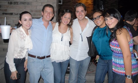 23082012 ANABEL , Alfredo, Adry, AndrÃ©s, Danny y RocÃ­o, fueron captados entre amigos mientras disfrutaron de un agradable momento de esparcimiento.