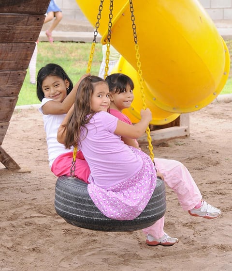 22082012 MARIJÃ³ , Daniela y Valeria.