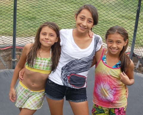 23082012 KARLA  VelÃ¡zquez, Claudia Estrada y Jacqueline TreviÃ±o.