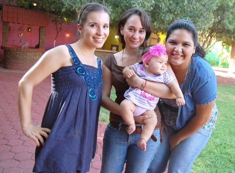 25082012 SUSY  Serrano, Ximena, Rita VÃ©lez y Brenda Rivera.