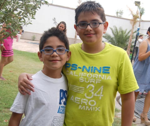 24082012 ALEX  y CÃ©sar en una albercada.