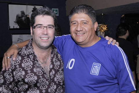 25082012 LOS 'GEMELOS'  Domínguez, en celebración de cumpleaños.