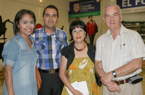 26082012 VELIA  Alfaro, Roberto Ojeda, Imelda Widen y Benet Ake Widen.