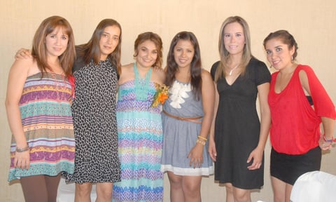 26082012 MARIANA , HaydeÃ©, Marcela, Manguis y Marlene, acompaÃ±ando a Marlene en su recepciÃ³n prenupcial.