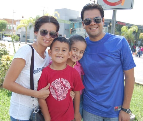 27082012 SORAYA , Diego, Ana y Francisco SuÃ¡rez.