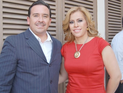 26082012 ROSAURO  Meza y Marina Vitela.