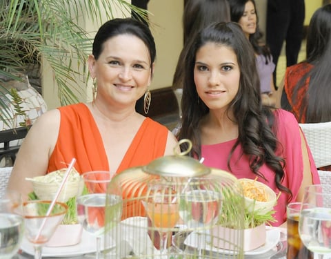 27082012 MAGALY  y Margarita López.