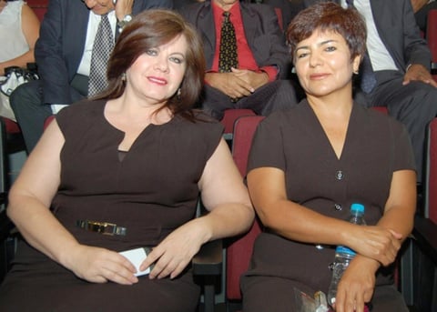 26082012 ANA CARMEN  Hurriría e Irma Urquizo, en reciente evento.