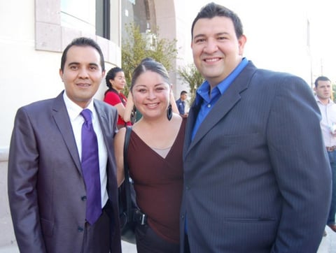 26082012 ROBERTO  Ojeda, Lucy Ruiz y Absalom Ruiz.