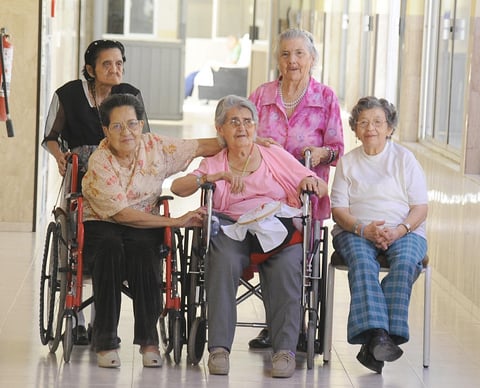 28082012 AURORA , Lupita, Elisa HernÃ¡ndez, Mercedes Cervantes y MarÃ­a Teresa Leal.