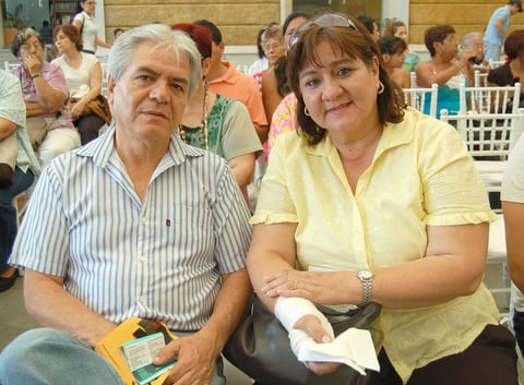 28082012 ÃNGELA  Ortiz en su despedida de soltera.
