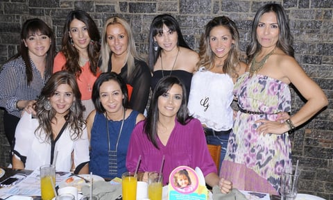 30082012 CARMEN , Kenia, Gina, Perla, Gracia, Claudia, Vero, Diana y Sandra, en desayuno.