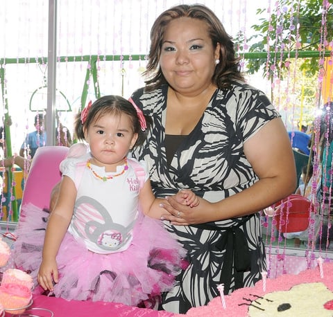 30082012 LAYLA  Flores GonzÃ¡lez con su mamÃ¡ AidÃ© GonzÃ¡lez.
