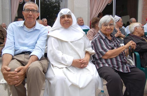 30082012 JOSÉ  Rodríguez, Sor Juana y Socorrito.