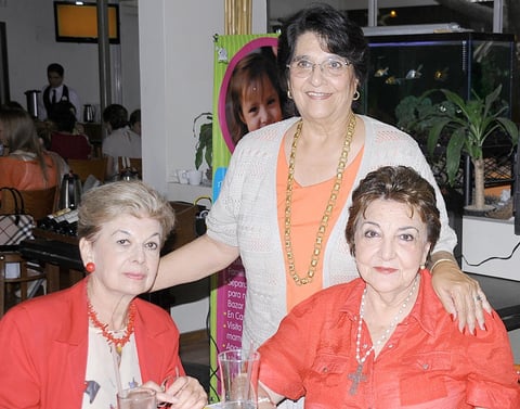 29082012 MARÍA ESTELA , Martha y MarÃ­a Elena.