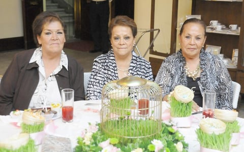 29082012 EMMA , Elba e Isabel Ortega, en reciete festejo prenupcial.