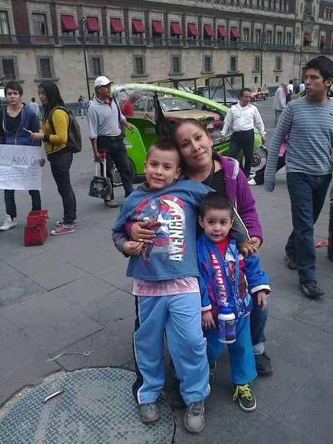 Manuelito, Santi y su mamá de visita en el DF.