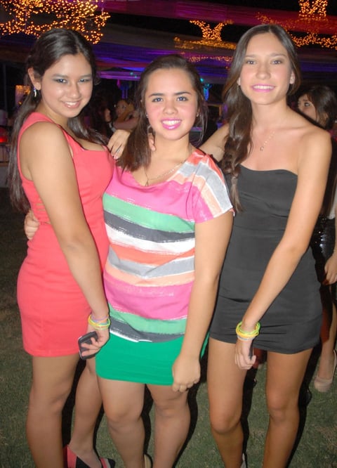 01092012 BRENDA,  Edna y Gretha, durante reciente celebración de cumpleaños.