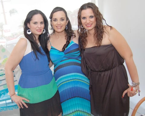 02092012 ROSY  Amalia Jaik acompañada por sus hermanas Ana Sofía y Alejandra en su Baby Shower.