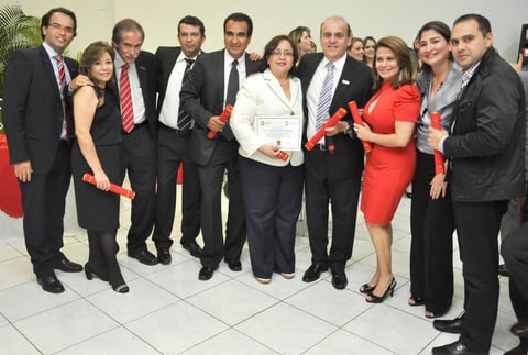 02092012 DR. JADER  Cruz (Brasil), Dra. Ivonne Matute (Honduras), Dr. Andrés Mejides (EE.UU.), Dr. Mauricio Reascos (Chile), Dr. José Cuauhtémoc Cano Enríquez (México), Dra. Julieta Venegas (Nicaragua), Dr. Renato Ximenes (Brasil), Dra. Deyanira Pereyra (Venezuela), Dra. Miriam (Nicaragua) y Dr. Ángel Pulgar Lehr (Venezuela).