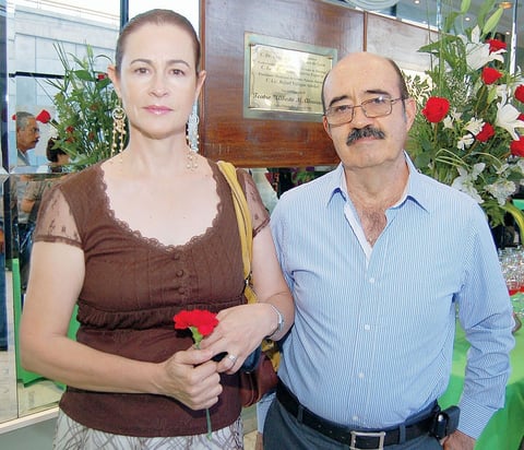 02092012 MARíA  del Refugio y Guillermo.