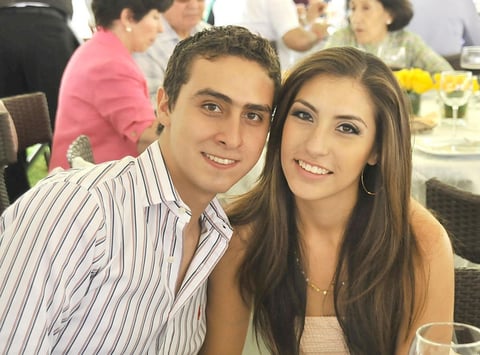 02092012 RICARDO  y Lila en la recepción de cumpleaños de la Sra. Carmen M. de Leal.