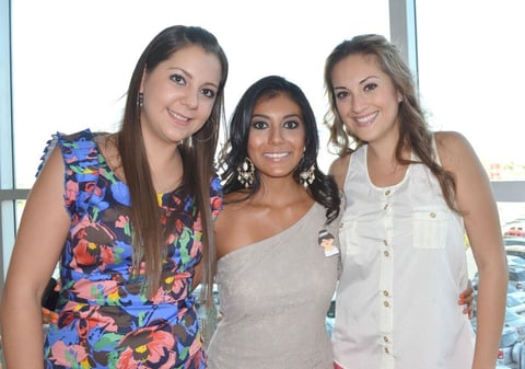 03092012 MARIANA  Anaya, Karla Favila y Lili López.