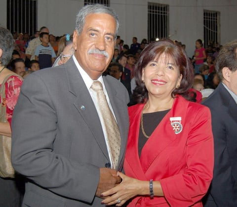 04092012 MARIO  y Laura Carrillo.