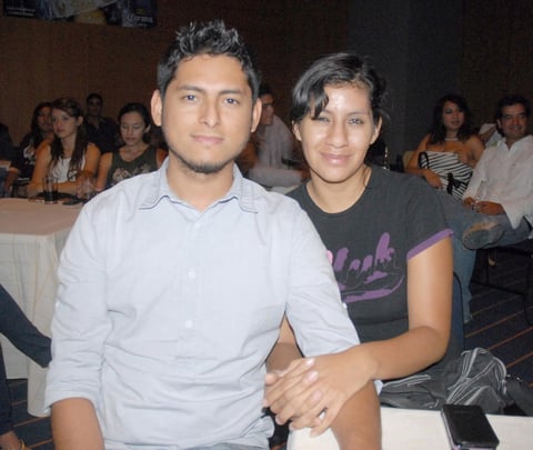 04092012 LUIS  Muñoz y Arely Anchondo en evento musical.