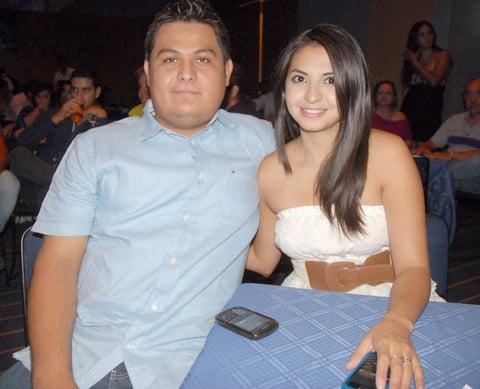 04092012 LUIS  Márquez y Karla Ríos.