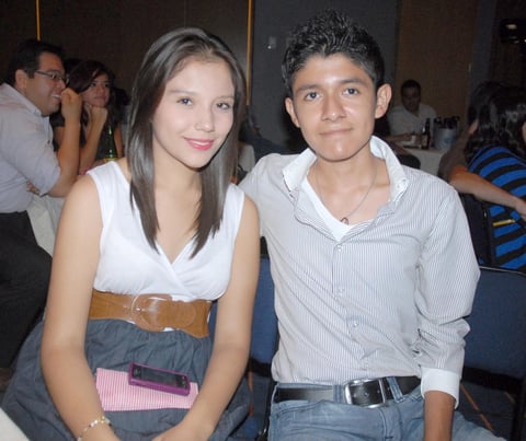04092012 CINDY  López y Jorge L.