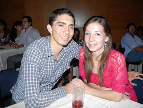 04092012 ALDO  Hernández y Andrea Serrano en un espectáculo.