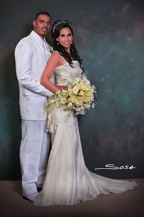 Srita. Elena Rangel Gutiérrez y Sr. André Joseph, contrajeron matrimonio en la Iglesia de
la Encarnación el sábado 21 de julio de 2012. Presentes estuvieron sus padres señores:
Alex Joseph y Amelia Ann Foreman; Fernando Rangel de León y Elena Gutiérrez Lara.-
Studio R. Sosa