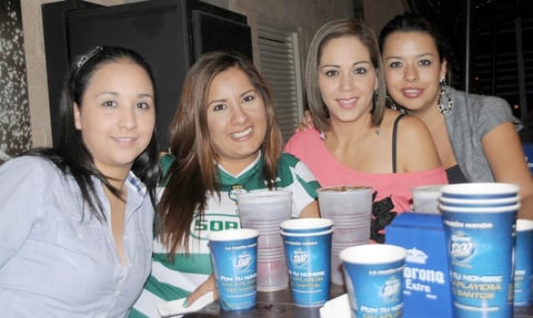 05092012 LUISA  Ramírez, Ángeles Esparza, Siveria Salazar y Carolina Alvarado.