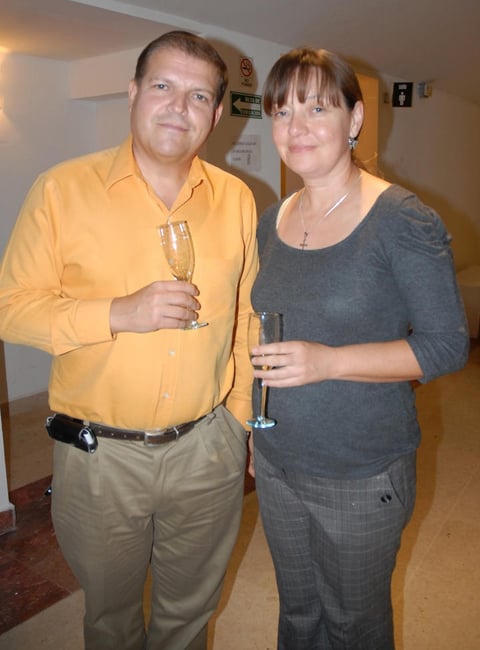 05092012 RAúL  y Mónica.