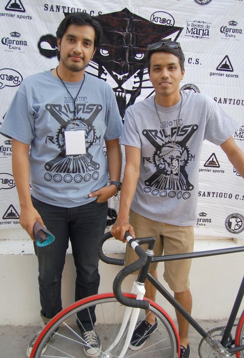 06092012 MARIO  Flores y Armando Rodríguez.