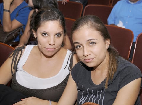 07092012 NAYELI  y Claudia.