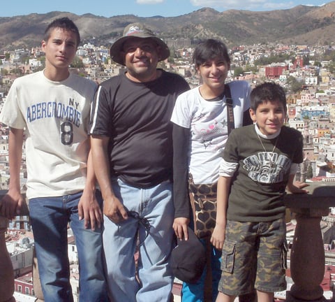 Vacaciones del 2012, Riki, Marifer, Carli, con su Papá Carlis en Guanajuato.
