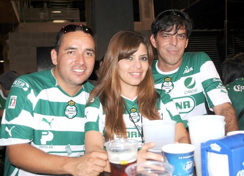 08092012 TSM.  Fefo Tabares, Margarita Soto y Fer Chávez.