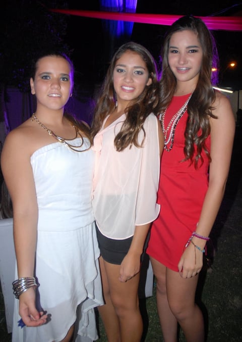 08092012 XV AñOS.  Salma, Vale y Elena.
