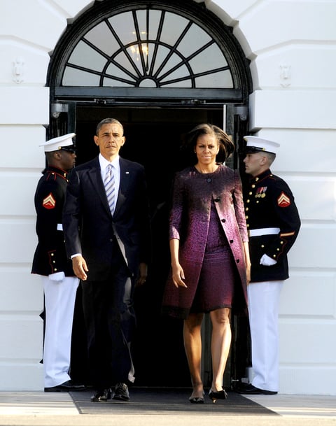El presidente de EU, Barack Obama, y su esposa, Michelle, guardaron un minuto de silencio en la Casa Blanca al cumplirse el undécimo aniversario de los atentados del 11-S, los peores ataques terroristas perpetrados en este país.